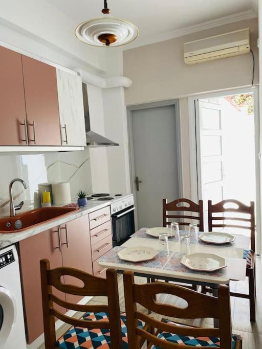 Modern 2Br Near Centre -5Min Wlk Leilighet Pátra Eksteriør bilde